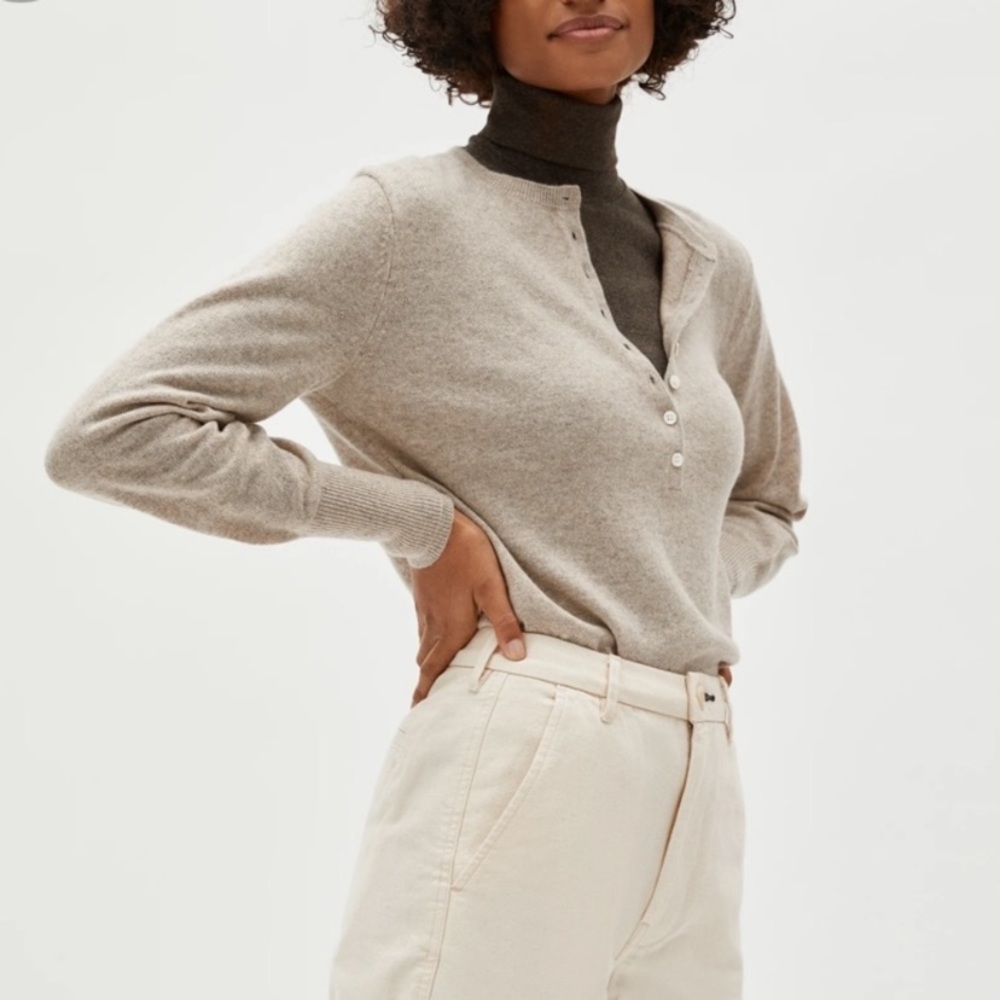 [Everlane] The Cashmere Slim Henley in Oatmeal